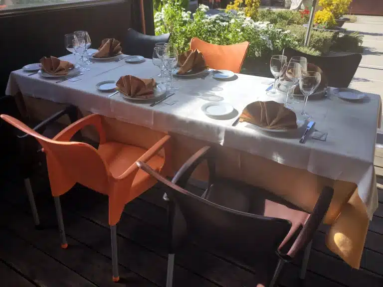 mesa para comunión en terraza cerrada con estufa el lagar de colmenar viejo
